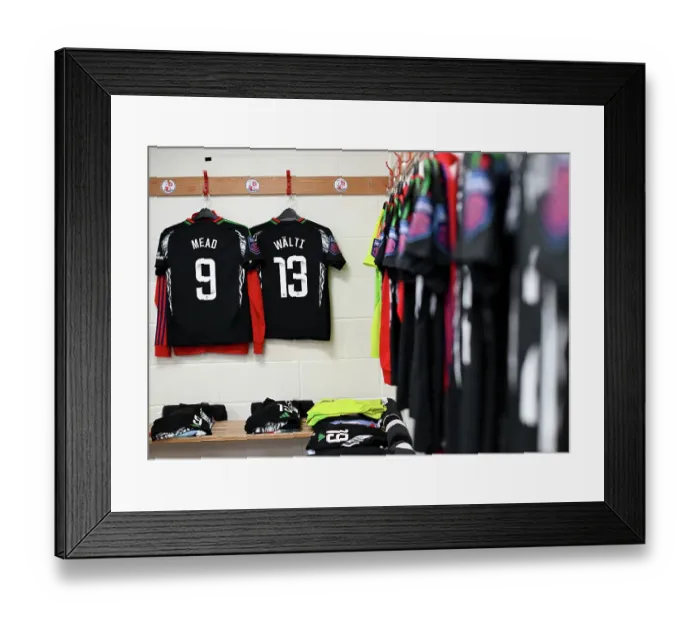 Framed Print : Brighton & Hove Albion FC v Arsenal FC - Barclays Women's Super League Brighton & Hove Albion FC v Arsenal FC - Barclays Women's Super League