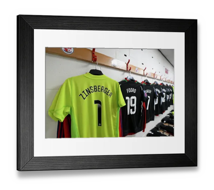 Framed Print : Brighton & Hove Albion FC v Arsenal FC - Barclays Women's Super League Brighton & Hove Albion FC v Arsenal FC - Barclays Women's Super League