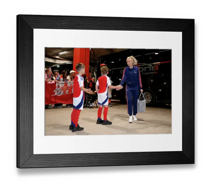 Framed Print : Arsenal FC v Manchester United FC - Barclays Women's Super League Arsenal FC v Manchester United FC - Barclays Women's Super League Framed Print : Arsenal FC v Manchester United FC - Barclays Women's Super League Arsenal FC v Manchester United FC - Barclays Women's Super League