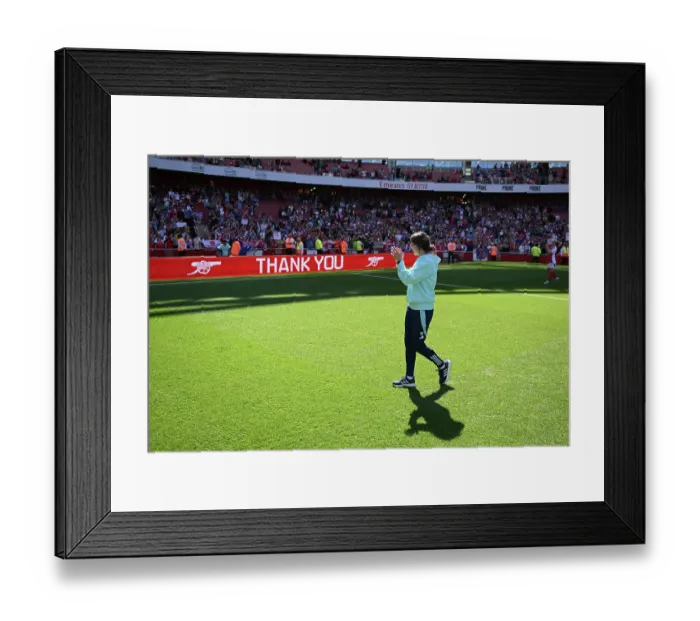 Framed Print : Arsenal FC v Manchester United FC - Barclays Women's Super League Arsenal FC v Manchester United FC - Barclays Women's Super League Framed Print : Arsenal FC v Manchester United FC - Barclays Women's Super League Arsenal FC v Manchester United FC - Barclays Women's Super League