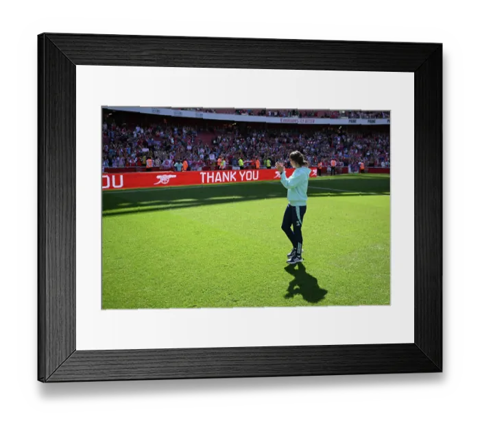 Framed Print : Arsenal FC v Manchester United FC - Barclays Women's Super League Arsenal FC v Manchester United FC - Barclays Women's Super League Framed Print : Arsenal FC v Manchester United FC - Barclays Women's Super League Arsenal FC v Manchester United FC - Barclays Women's Super League