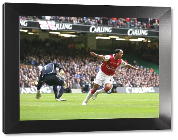 Theo Walcott celebrates scoring the Arsenal goal
