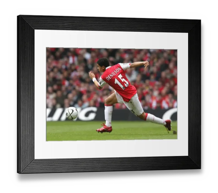 Framed Print : Denilson's Heartbreak: Arsenal's 1:2 Defeat to Chelsea in the Carling Cup Final, 2007
