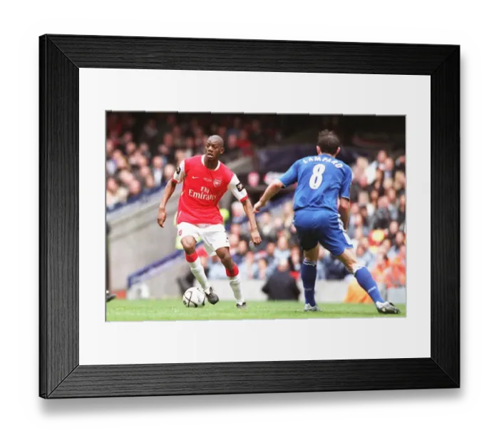Framed Print : Abou Diaby (Arsenal) Frank Lampard (Chelsea)