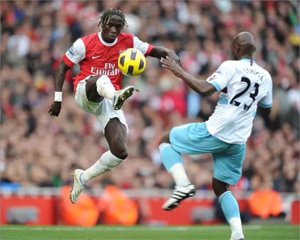 Bacary Sagna (Arsenal) Herita Ilunga (West Ham). Arsenal 1: 0 West Ham United