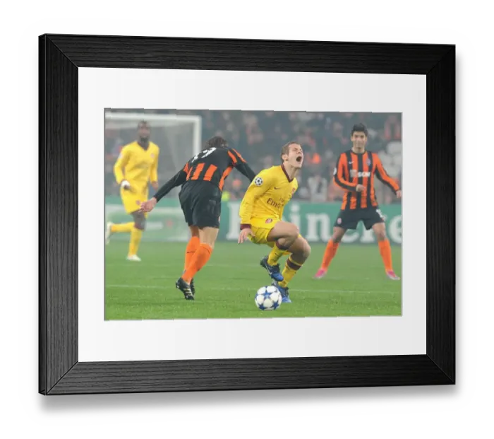 Framed Print : Jack Wilshere (Arsenal) Olexiy Gai (Shakhtar). Shakhtar Donetsk 2: 1 Arsenal