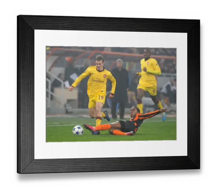 Framed Print : Jack Wilshere (Arsenal) Willian (Shakhtar). Shakhtar Donetsk 2: 1 Arsenal Framed Print : Jack Wilshere (Arsenal) Willian (Shakhtar). Shakhtar Donetsk 2: 1 Arsenal