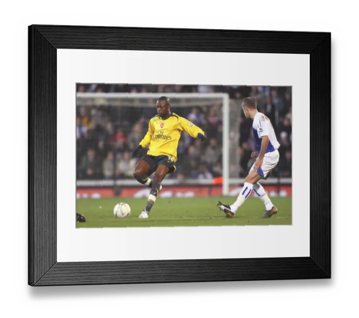 Framed Print : William Gallas (Arsenal) David Bentley (Chelsea) Framed Print : William Gallas (Arsenal) David Bentley (Chelsea)