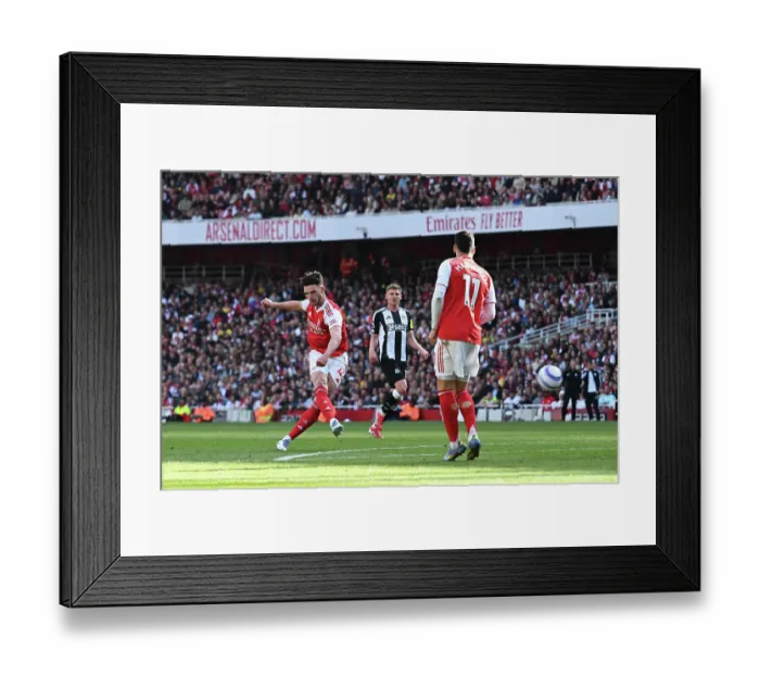 Framed Print : Arsenal FC v Newcastle United FC - Premier League