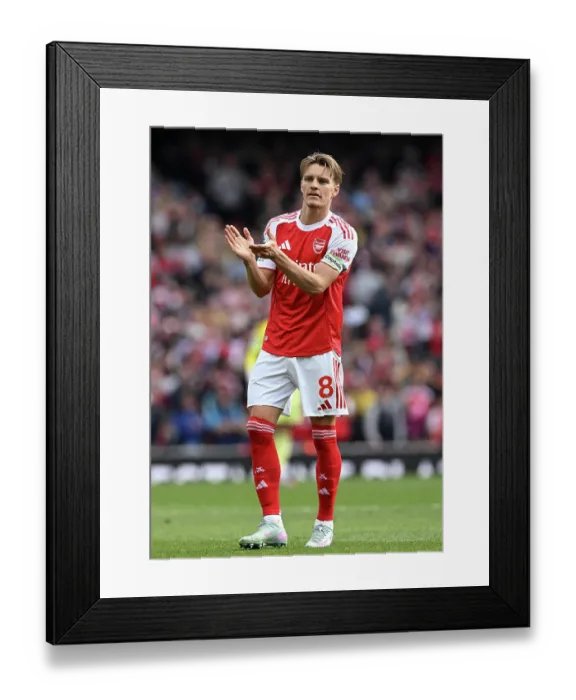 Framed Print : Arsenal FC v Newcastle United FC - Premier League Framed Print : Arsenal FC v Newcastle United FC - Premier League
