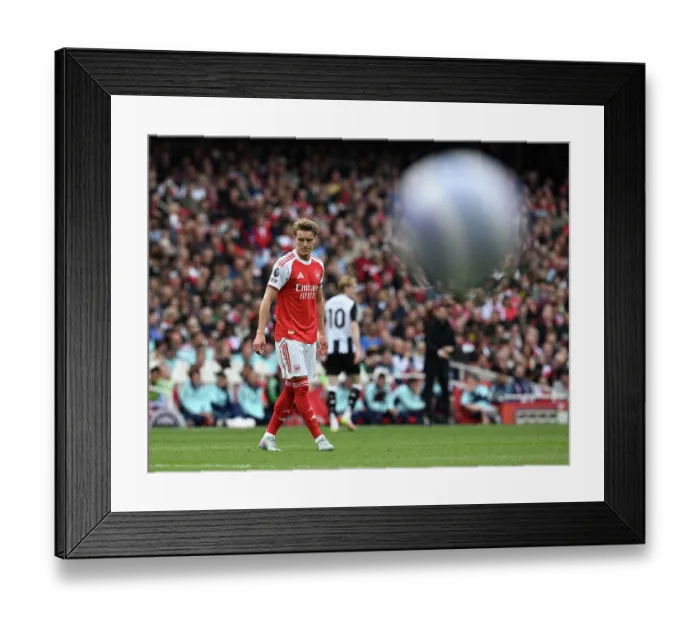 Framed Print : Arsenal FC v Newcastle United FC - Premier League