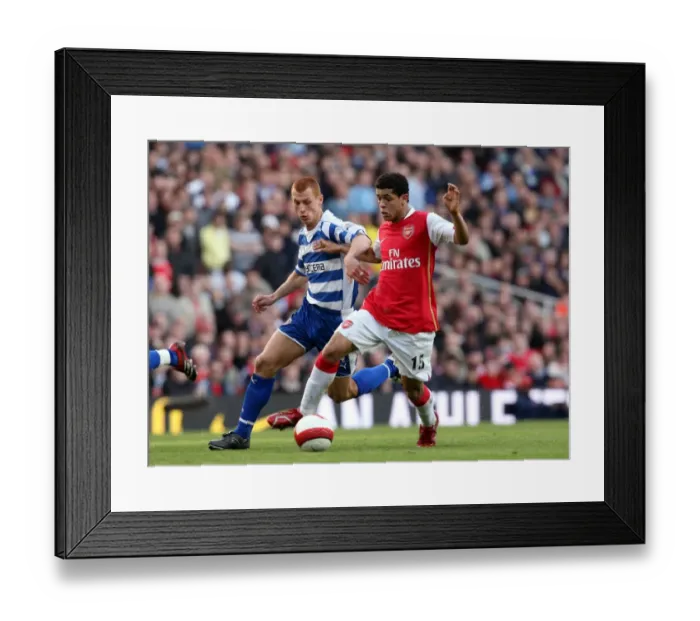 Framed Print : Denilson (Arsenal) Steve Sidwell (Reading) Framed Print : Denilson (Arsenal) Steve Sidwell (Reading)