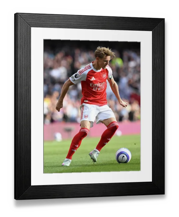 Framed Print : Arsenal FC v Newcastle United FC - Premier League