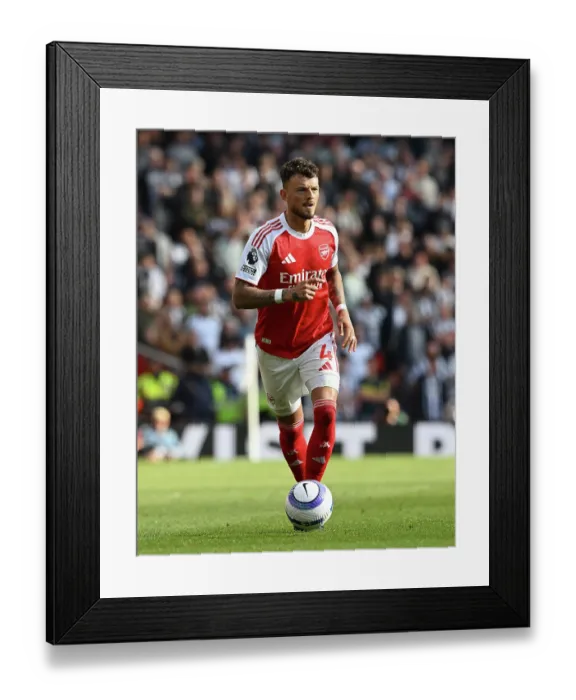 Framed Print : Arsenal FC v Newcastle United FC - Premier League Framed Print : Arsenal FC v Newcastle United FC - Premier League