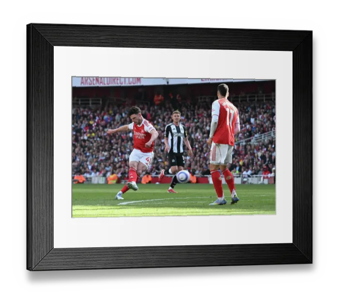 Framed Print : Arsenal FC v Newcastle United FC - Premier League