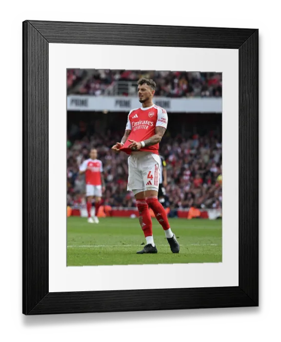 Framed Print : Arsenal FC v Newcastle United FC - Premier League