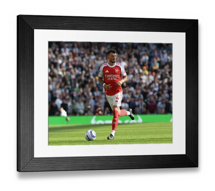 Framed Print : Arsenal FC v Newcastle United FC - Premier League