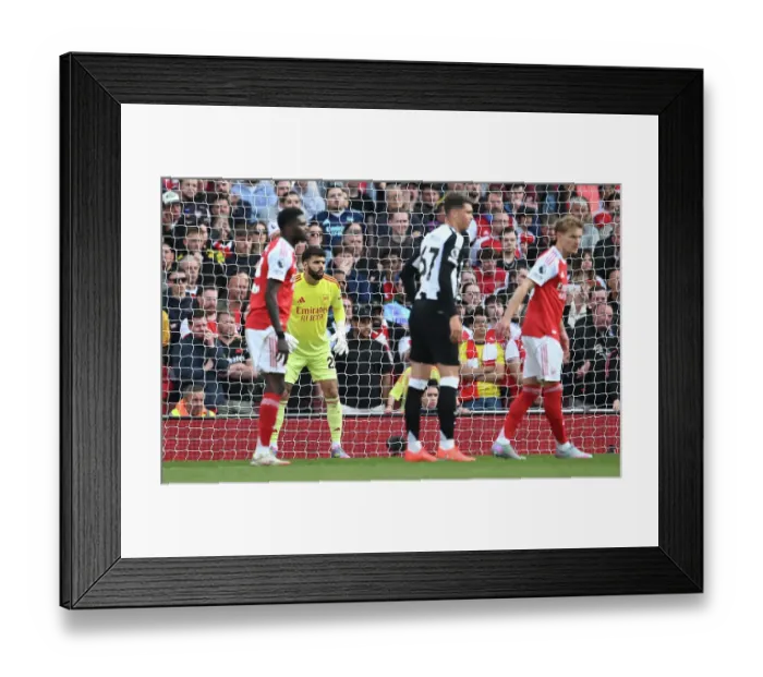 Framed Print : Arsenal FC v Newcastle United FC - Premier League