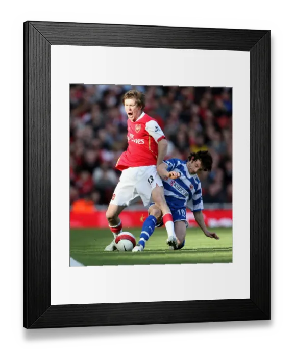 Framed Print : Arsenal's Hleb Outshines Hunt in FA Premiership Clash: Arsenal 2-1 Reading, Emirates Stadium, 3 / 3 / 07 Framed Print : Arsenal's Hleb Outshines Hunt in FA Premiership Clash: Arsenal 2-1 Reading, Emirates Stadium, 3 / 3 / 07