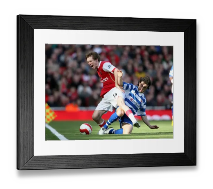 Framed Print : Alex Hleb (Arsenal) Stephen Hunt (Reading) Framed Print : Alex Hleb (Arsenal) Stephen Hunt (Reading)