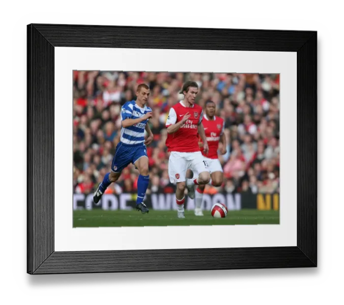 Framed Print : Alex Hleb (Arsenal) Steve Sidwell (Reading) Framed Print : Alex Hleb (Arsenal) Steve Sidwell (Reading)
