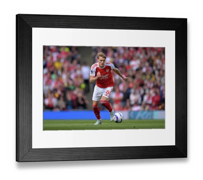 Framed Print : Arsenal FC v Newcastle United FC - Premier League