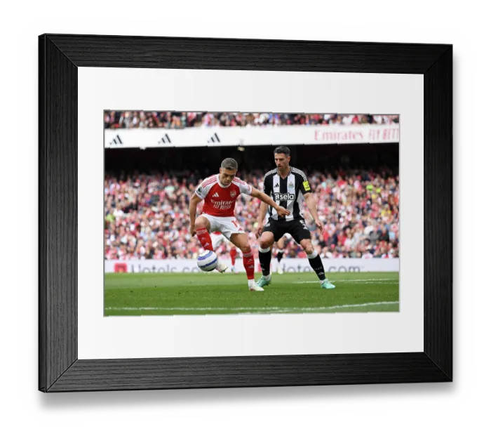 Framed Print : Arsenal FC v Newcastle United FC - Premier League