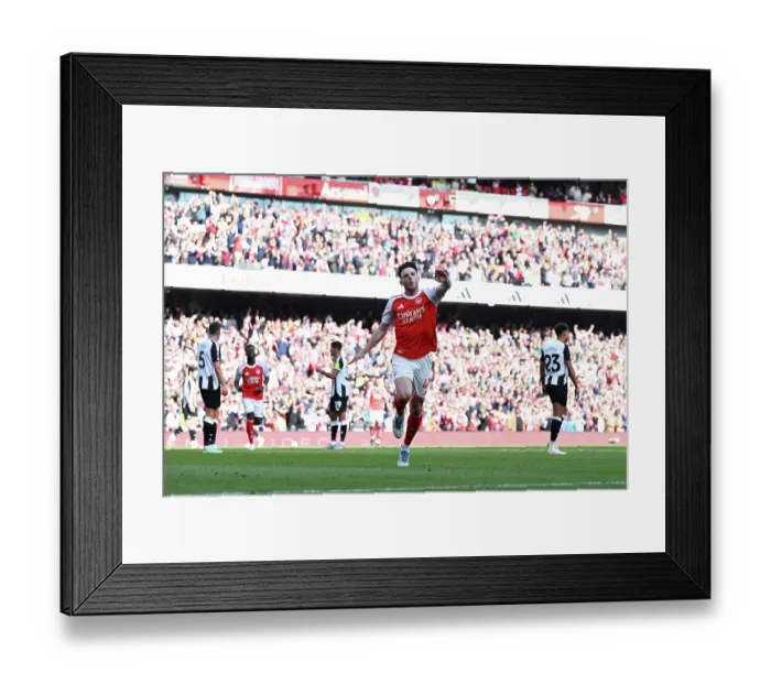 Framed Print : Arsenal FC v Newcastle United FC - Premier League