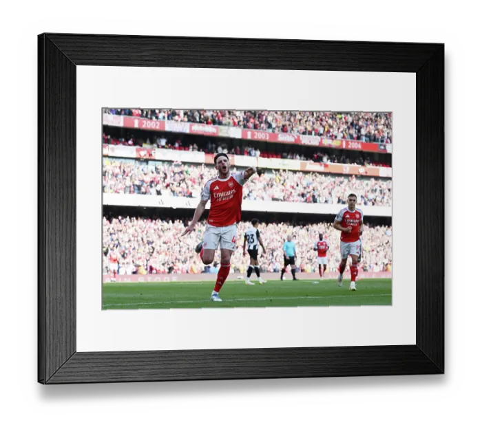 Framed Print : Arsenal FC v Newcastle United FC - Premier League