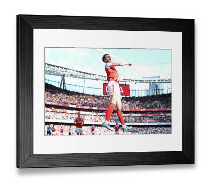 Framed Print : Arsenal FC v Newcastle United FC - Premier League