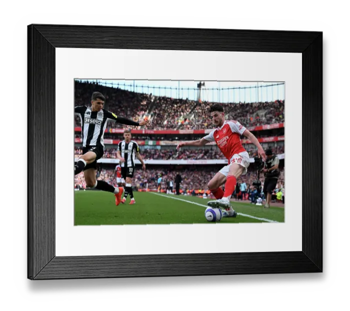 Framed Print : Arsenal FC v Newcastle United FC - Premier League