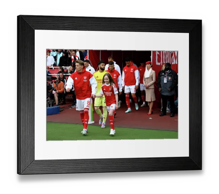 Framed Print : Arsenal FC v Newcastle United FC - Premier League