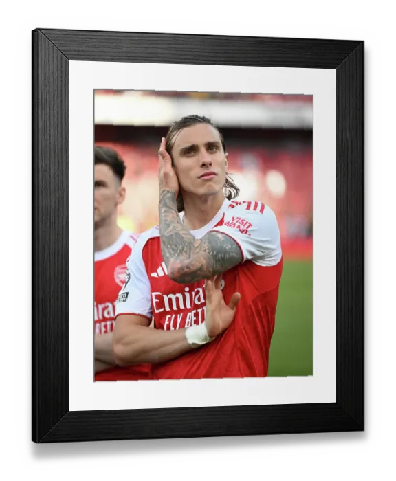 Framed Print : Arsenal FC v Newcastle United FC - Premier League Framed Print : Arsenal FC v Newcastle United FC - Premier League
