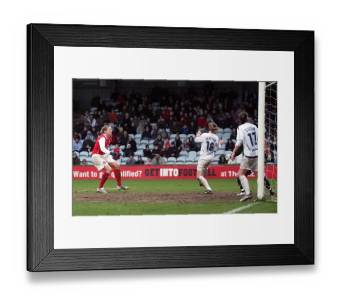 Framed Print : Jayne Ludlow scores Arsenals goal Framed Print : Jayne Ludlow scores Arsenals goal
