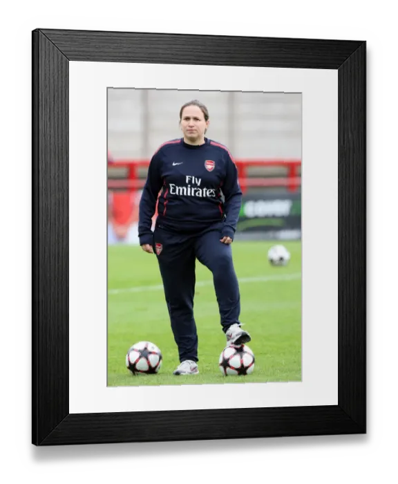 Framed Print : Unstoppable Arsenal: Laura Harvey's 9-0 Masterclass with Arsenal Ladies in UEFA Women's Champions League