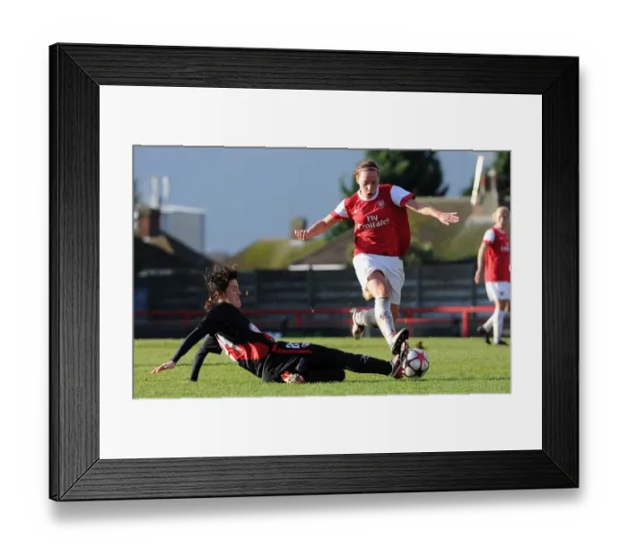 Framed Print : Jordan Nobbs (Arsenal) Miriam Dieguez (Rayo). Arsenal Ladies 4: 1 Rayo Vallecano Framed Print : Jordan Nobbs (Arsenal) Miriam Dieguez (Rayo). Arsenal Ladies 4: 1 Rayo Vallecano