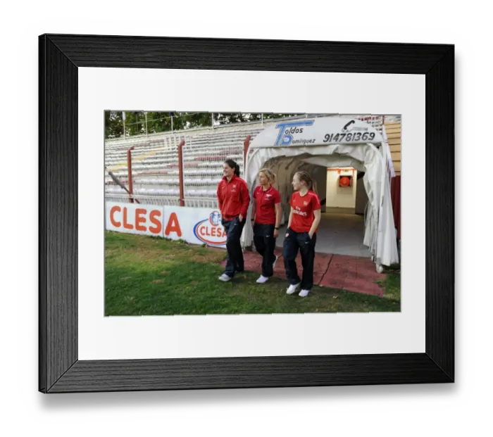Framed Print : Jennifer Beattie, Gilly Flaherty and Kim Little (Arsenal) check out the pitch before the match