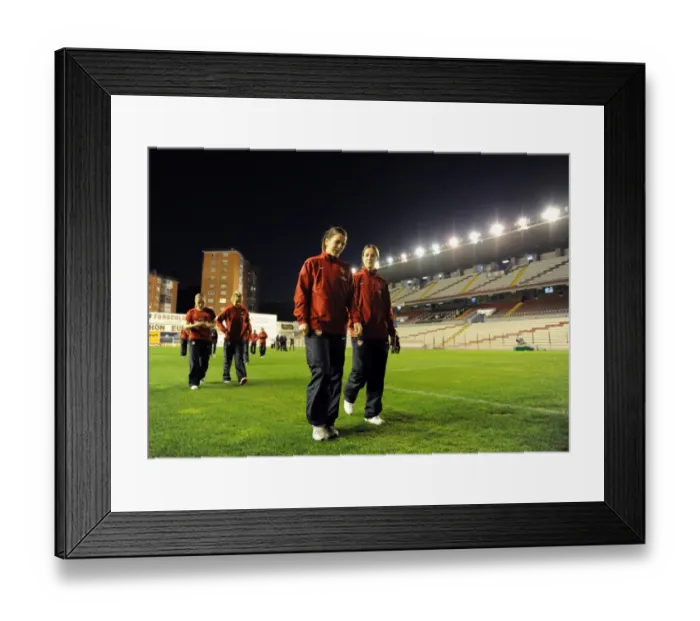 Framed Print : Niamh Fahey and Yvonne Tracy (Arsenal) before the match. Rayo Vallecano 2