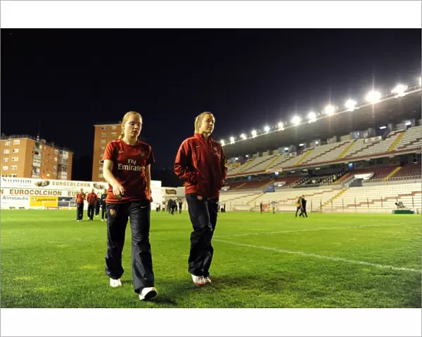 Kim Little and Gemma Davison (Arsenal) before the match. Rayo Vallecano 2