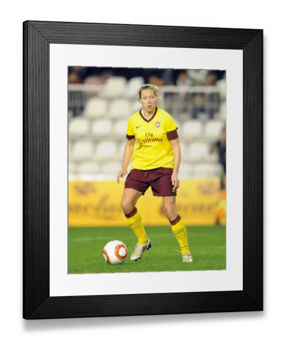 Framed Print : Jayne Ludlow (Arsenal). Rayo Vallecano 2: 0 Arsenal Ladies. UEFA Champions League Framed Print : Jayne Ludlow (Arsenal). Rayo Vallecano 2: 0 Arsenal Ladies. UEFA Champions League