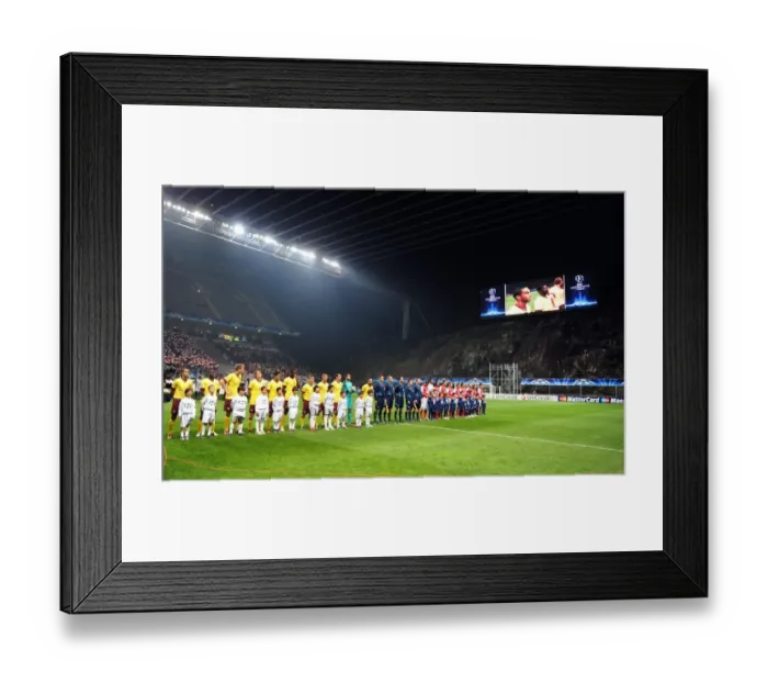 Framed Print : Braga v Arsenal. SC Braga 2: 0 Arsenal, UEFA Champions League, Group H, Estadio Municipal de Braga