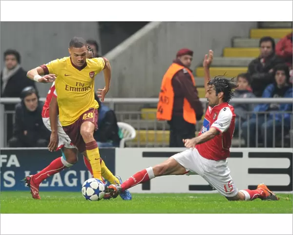 Kieran Gibbs (Arsenal) Miguel Garcia (Braga). SC Braga 2: 0 Arsenal, UEFA Champions League