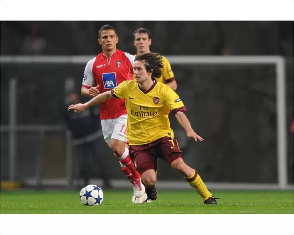 Tomas Rosicky (Arsenal) Limas (Braga). SC Braga 2: 0 Arsenal, UEFA Champions League