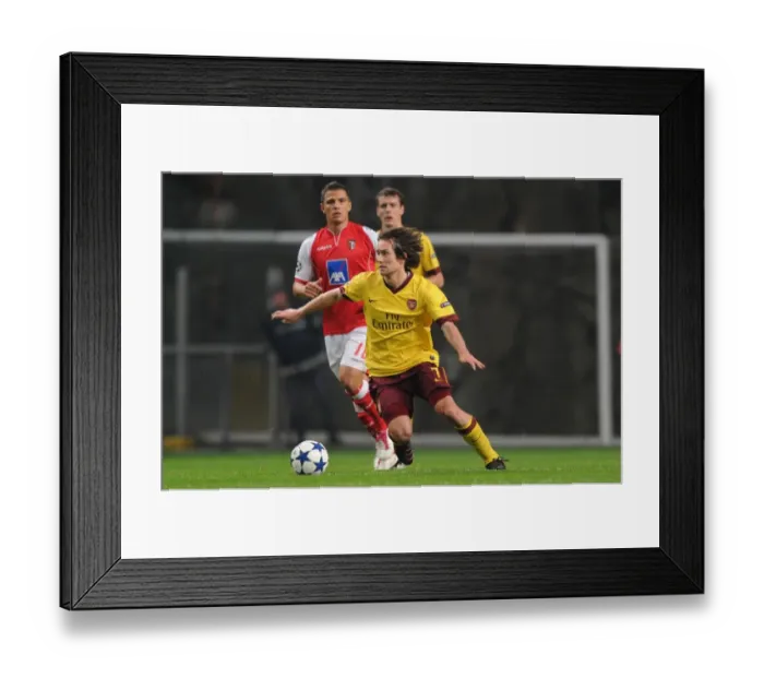 Framed Print : Tomas Rosicky (Arsenal) Limas (Braga). SC Braga 2: 0 Arsenal, UEFA Champions League Framed Print : Tomas Rosicky (Arsenal) Limas (Braga). SC Braga 2: 0 Arsenal, UEFA Champions League