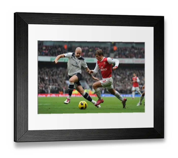Framed Print : Andrey Arshavin (Arsenal) Alan Hutton (Tottenham). Arsenal 2: 3 Tottenham Hotspur Framed Print : Andrey Arshavin (Arsenal) Alan Hutton (Tottenham). Arsenal 2: 3 Tottenham Hotspur