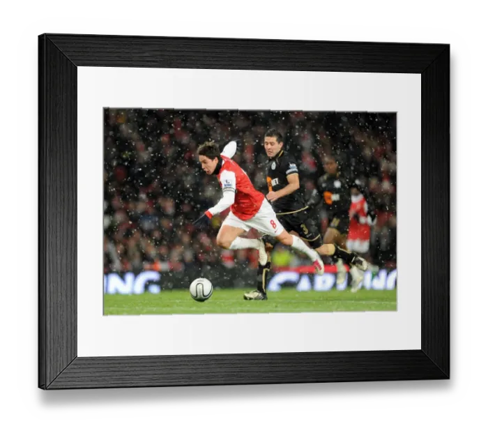 Framed Print : Samir Nasri (Arsenal) Antolin Alcaraz (Wigan). Arsenal 2: 0 Wigan Athletic Framed Print : Samir Nasri (Arsenal) Antolin Alcaraz (Wigan). Arsenal 2: 0 Wigan Athletic