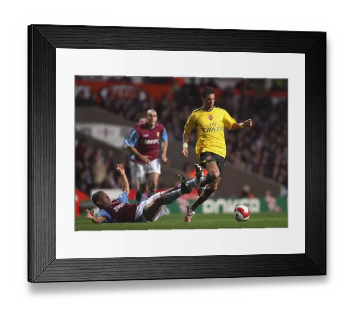 Framed Print : Jeremie Aliadiere (Arsenal) Wilfred Bouma (Aston Villa) Framed Print : Jeremie Aliadiere (Arsenal) Wilfred Bouma (Aston Villa)