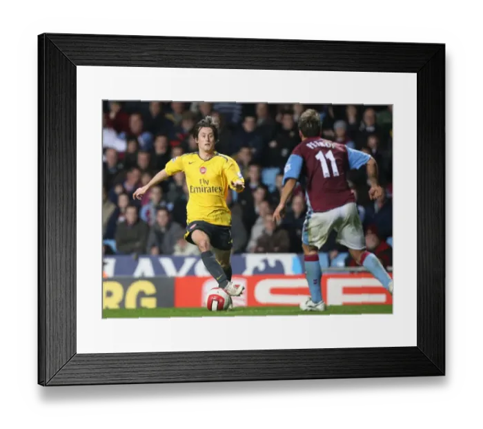 Framed Print : Tomas Rosicky (Arsenal) Stiliyan Petrov (Aston Villa) Framed Print : Tomas Rosicky (Arsenal) Stiliyan Petrov (Aston Villa)