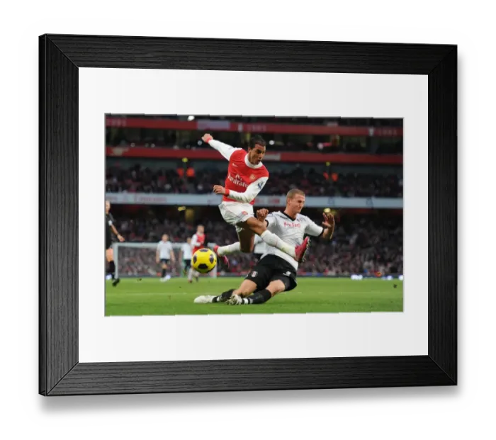 Framed Print : Arsenal FC vs Fulham: 2010-11 Season Match Framed Print : Arsenal FC vs Fulham: 2010-11 Season Match