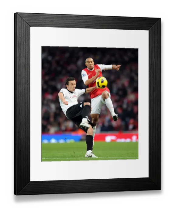 Framed Print : Arsenal FC vs Fulham: 2010-11 Season Match Framed Print : Arsenal FC vs Fulham: 2010-11 Season Match